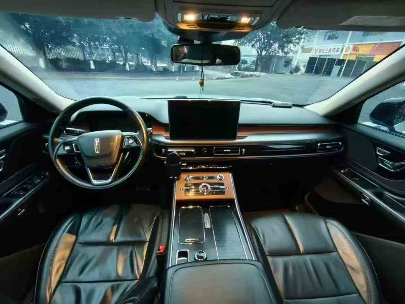 重庆20年林肯飞行家5