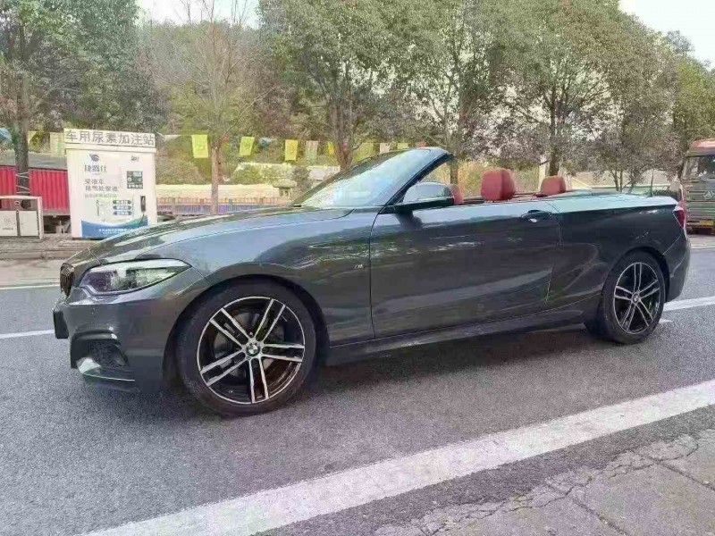 重庆21年宝马2系3