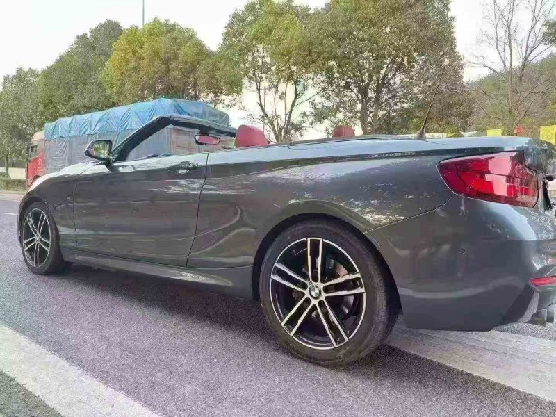 重庆21年宝马2系8