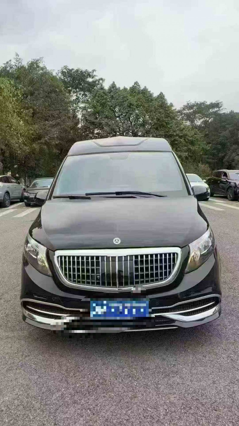 重庆24年奔驰威霆1