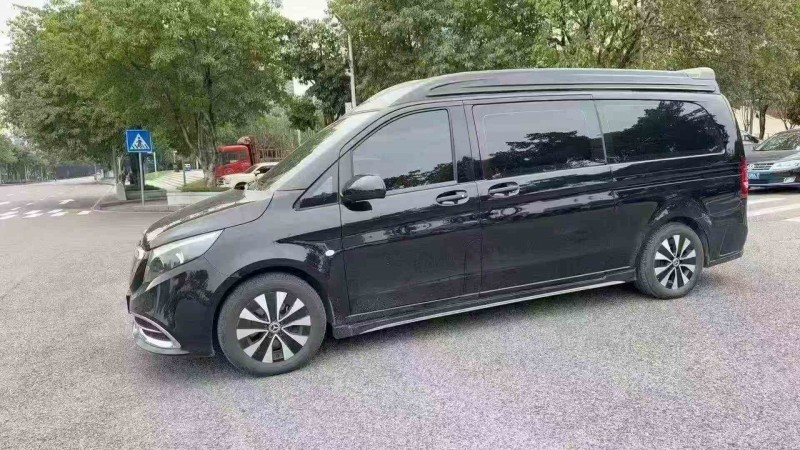 重庆24年奔驰威霆2