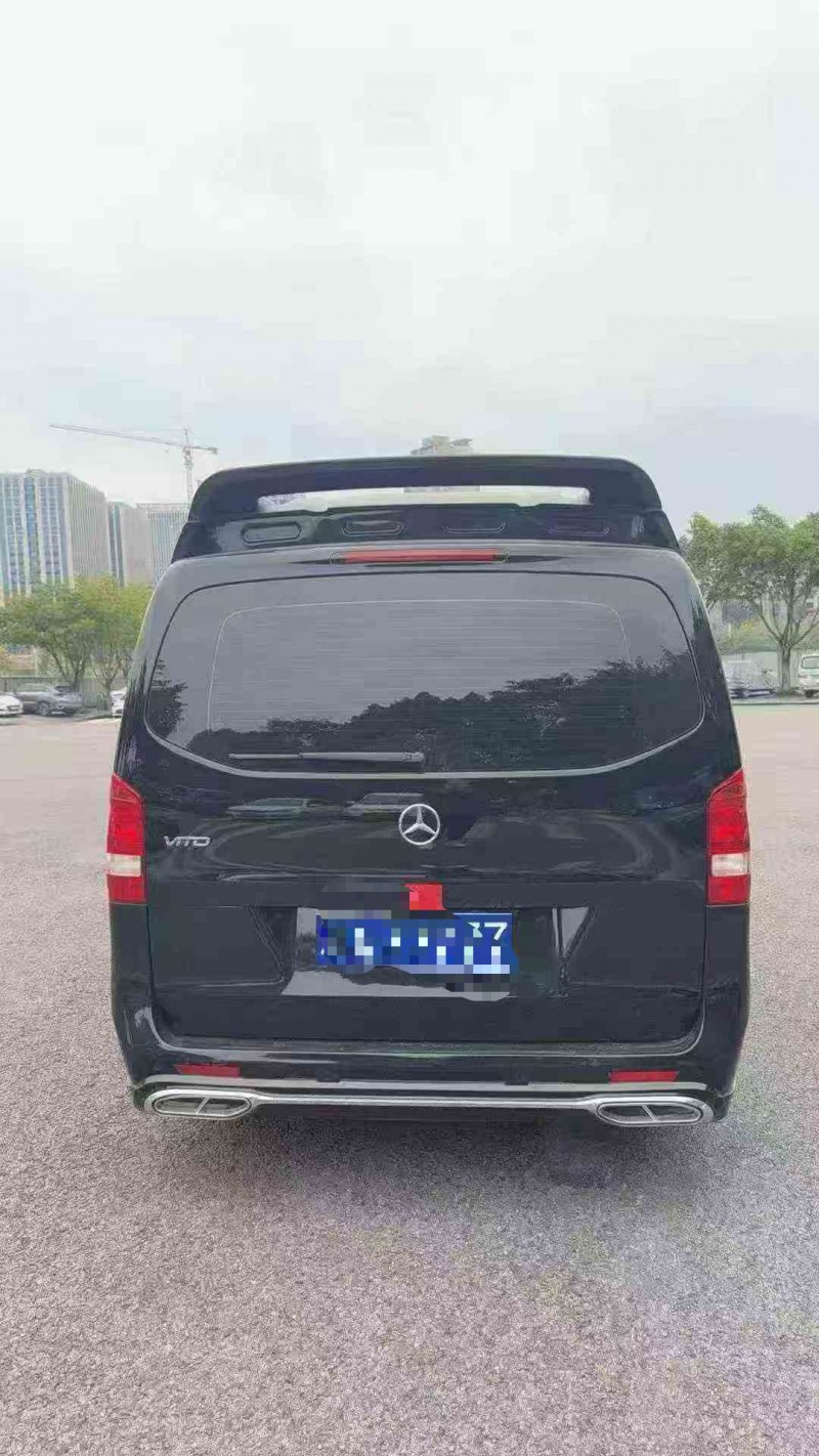 重庆24年奔驰威霆9