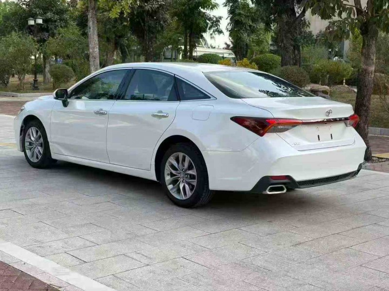 汕头21年丰田亚洲龙8