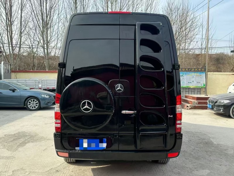 淄博19年奔驰斯宾特9