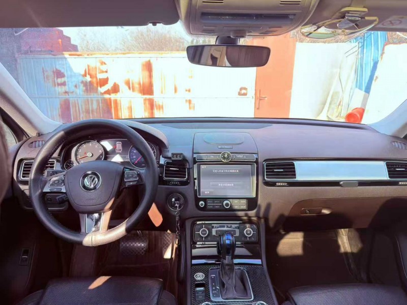 青岛18年大众途锐3