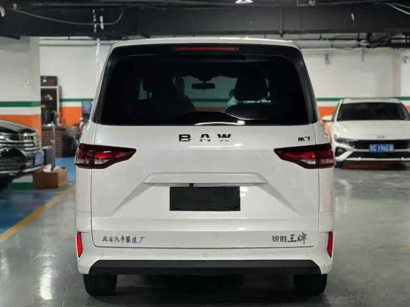 成都23年北汽制造王牌M77