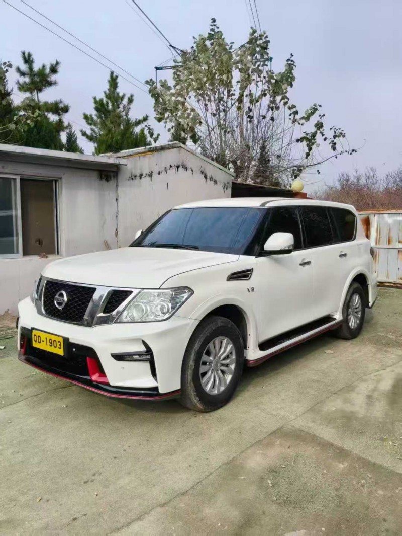 青岛18年日产途乐2