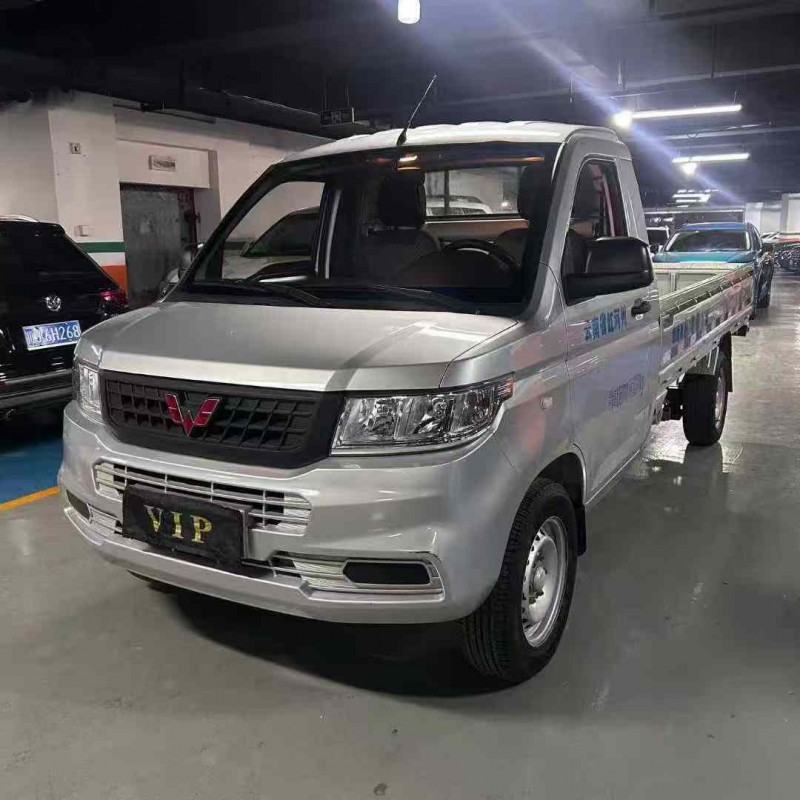 成都21年五菱汽车荣光4