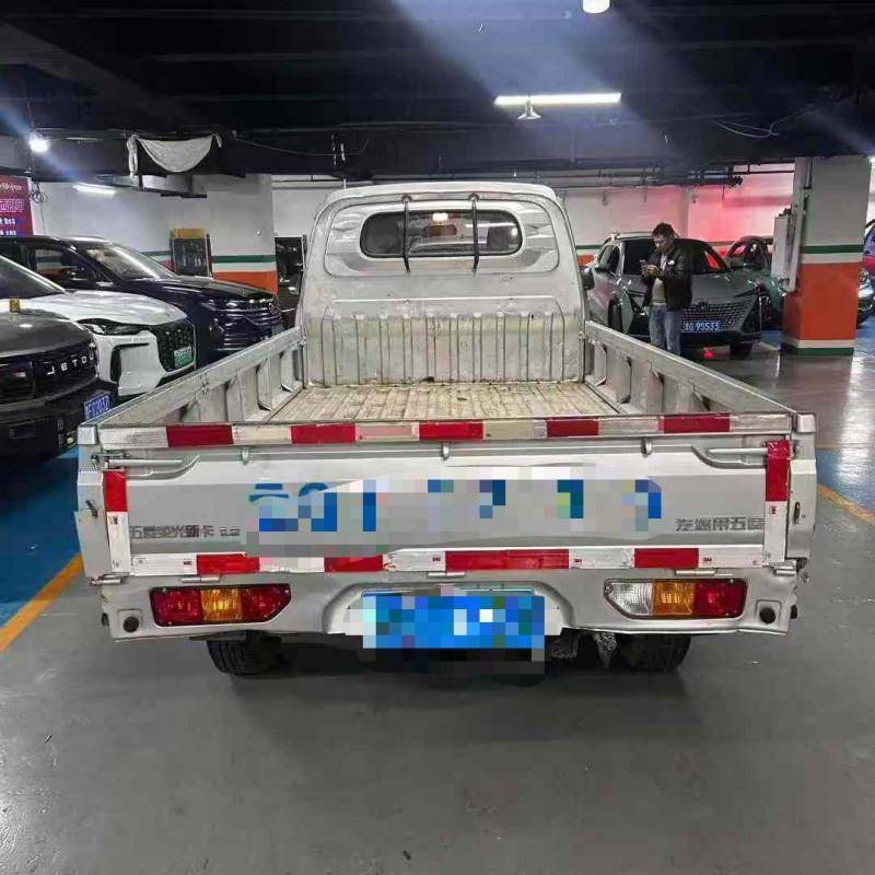 成都21年五菱汽车荣光5