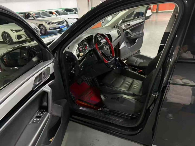 成都20年大众探岳3