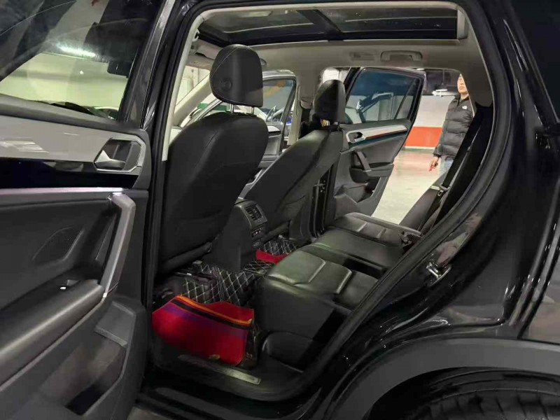 成都20年大众探岳5