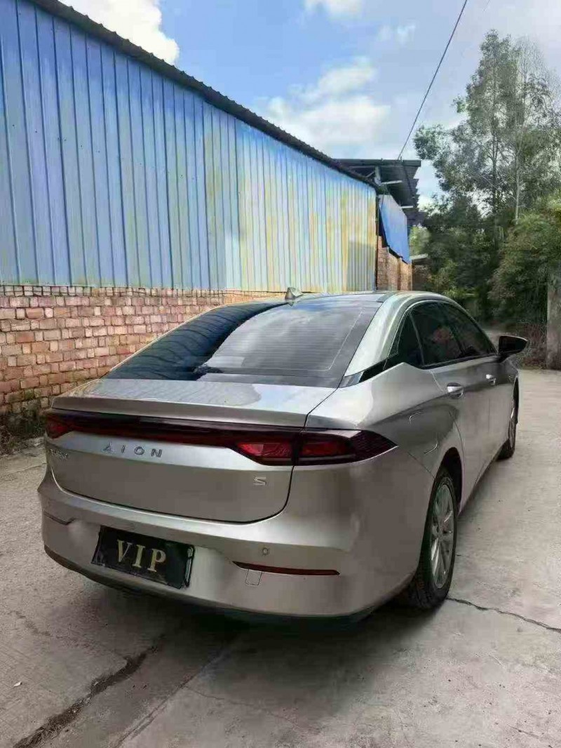 德阳23年传祺埃安S8