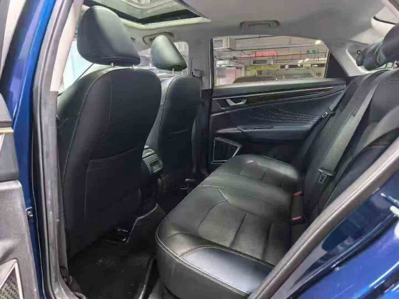 泸州21年吉利帝豪5