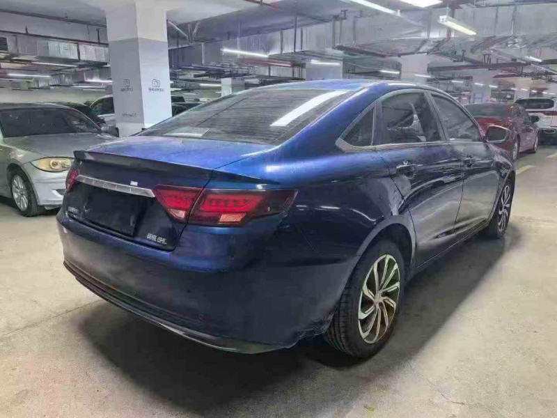 泸州21年吉利帝豪7