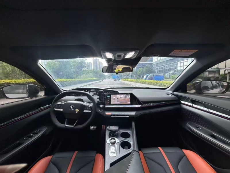 东莞25年长安汽车UNI4