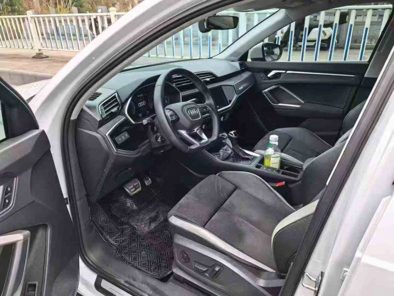 北海23年奥迪Q36