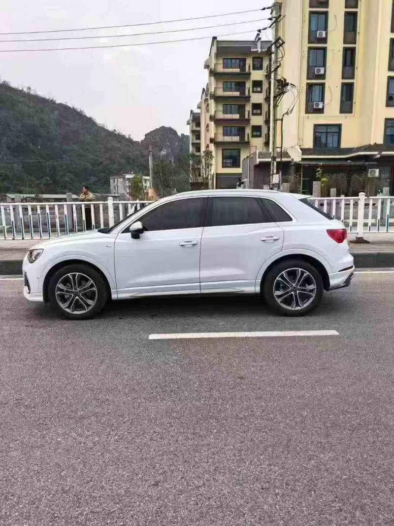 北海23年奥迪Q37