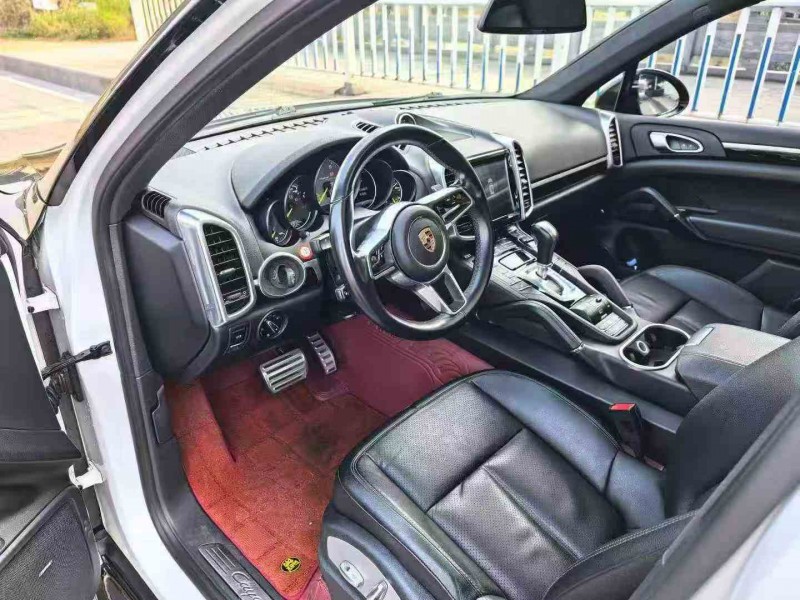 梧州17年保时捷卡宴4