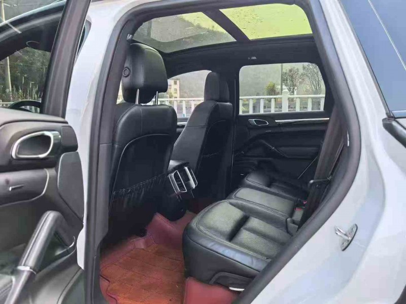 梧州17年保时捷卡宴5