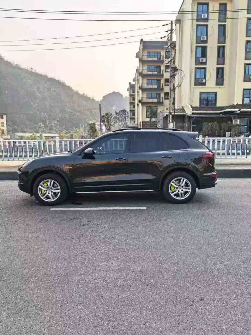 梧州17年保时捷卡宴7