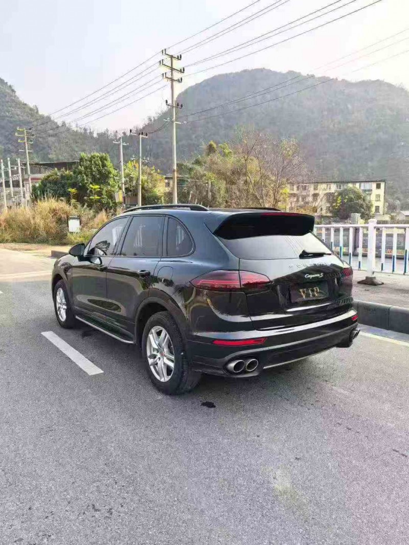 梧州17年保时捷卡宴8