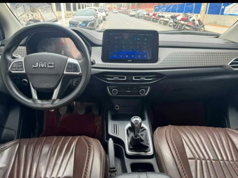 长沙22年江铃宝典4