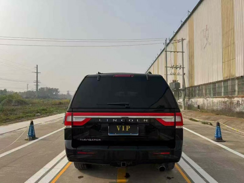 菏泽17年林肯领航员9