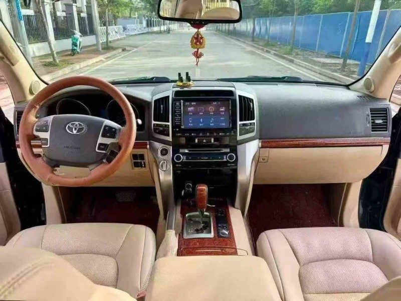 北海13年丰田兰德酷路泽4