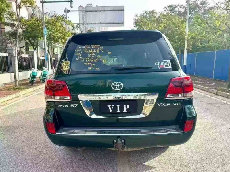 北海13年丰田兰德酷路泽8