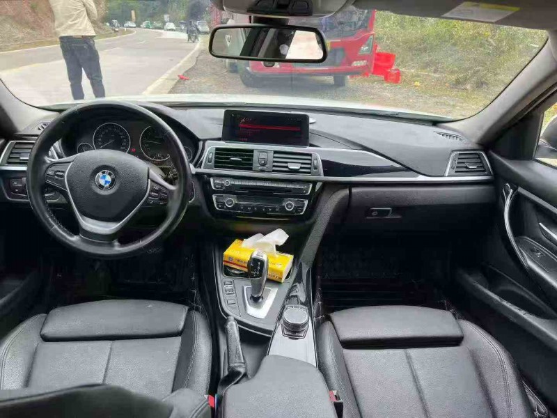 北海19年宝马3系6