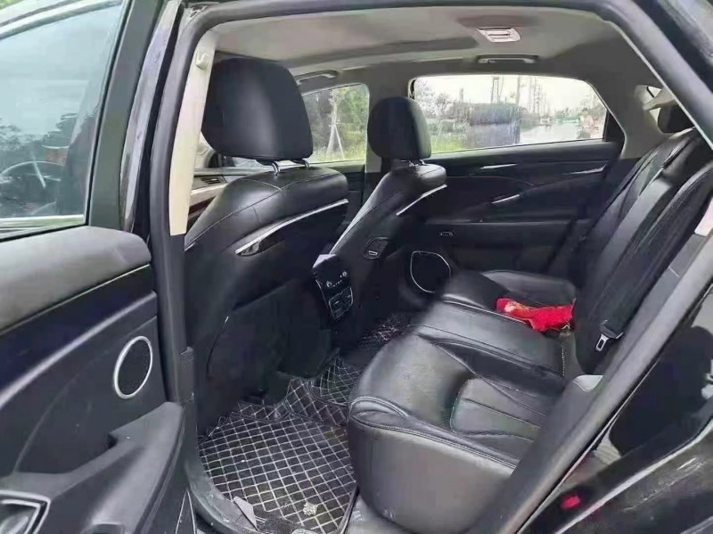 汕头17年吉利博瑞5