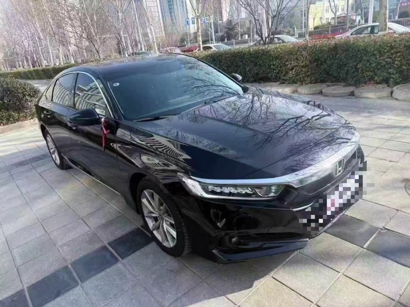 济宁23年本田雅阁2