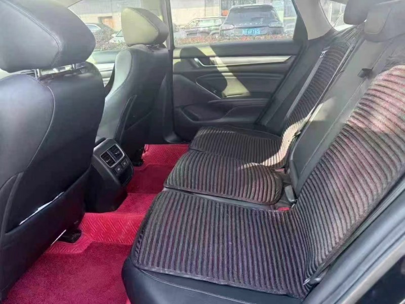 济宁23年本田雅阁5