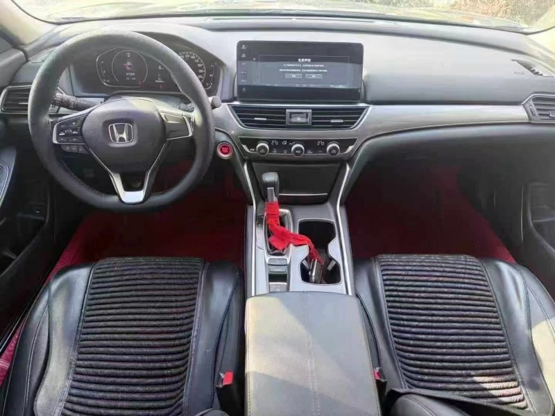 济宁23年本田雅阁6