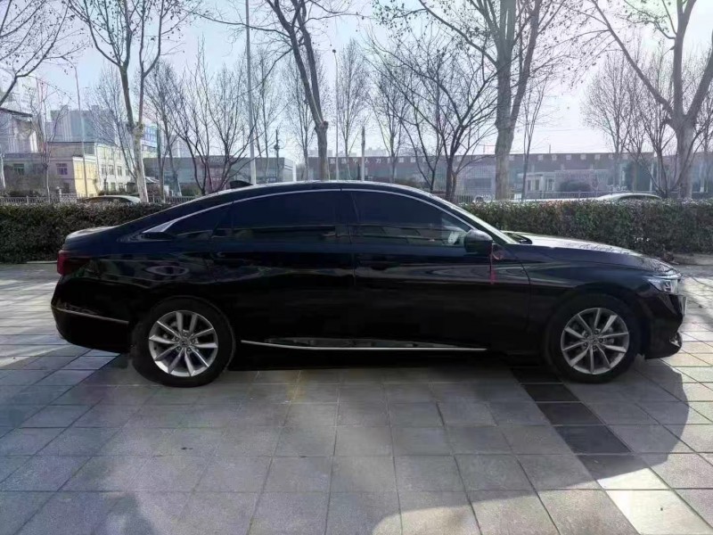 济宁23年本田雅阁7