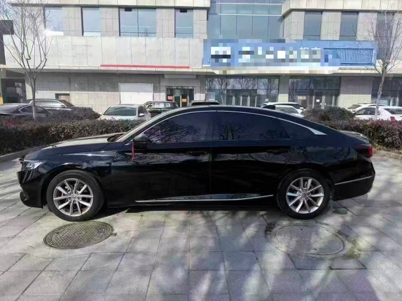 济宁23年本田雅阁8