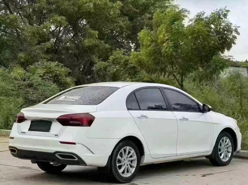 汕头21年吉利帝豪8