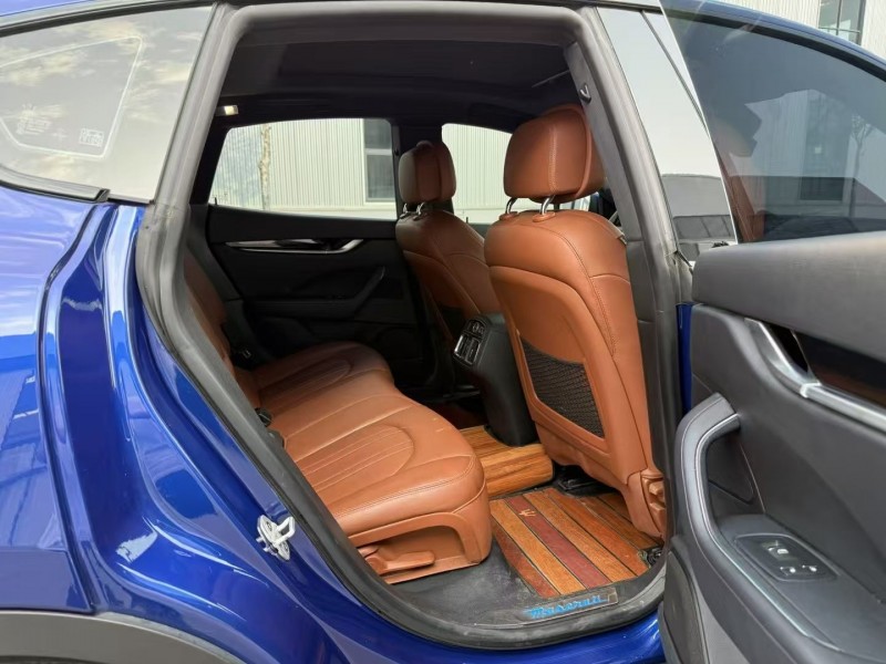 徐州19年玛莎拉蒂Levante4