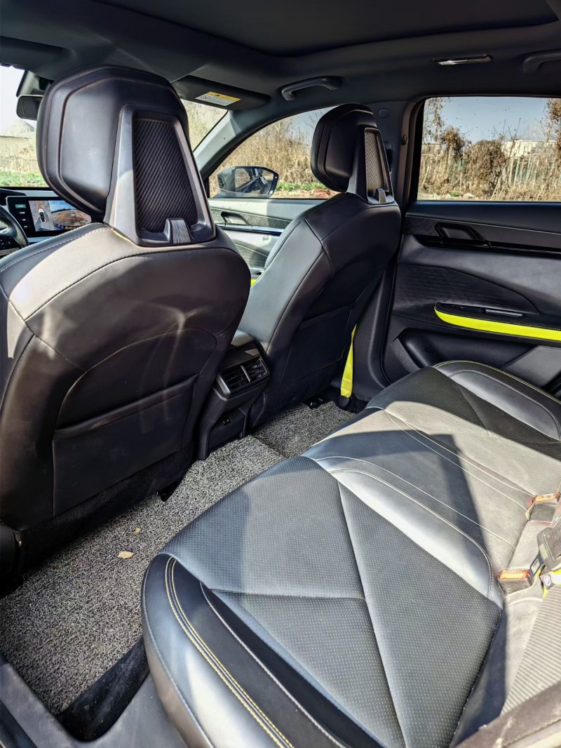 绍兴23年长安汽车UNI4