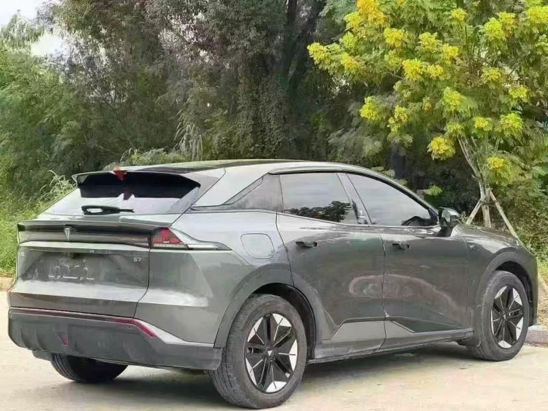 汕头23年长安汽车深蓝8