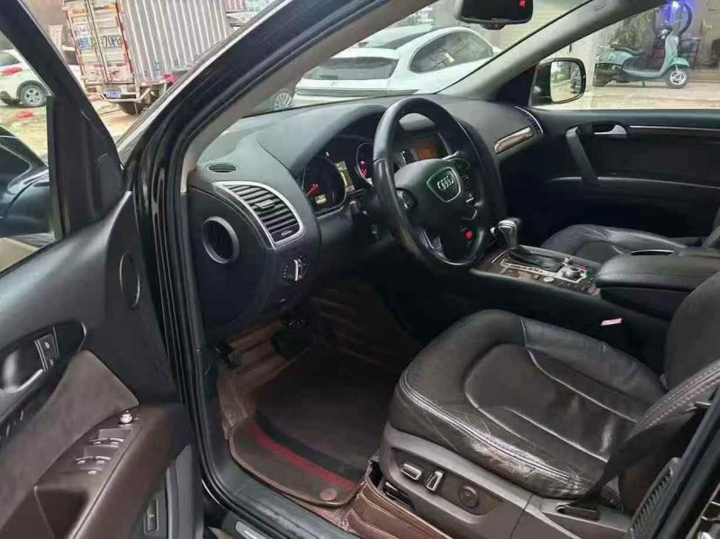 梧州13年奥迪Q75