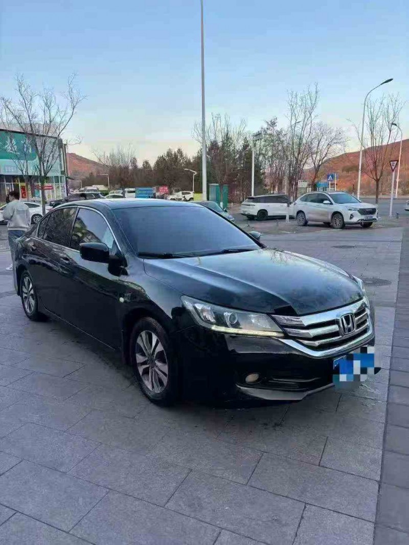 邯郸14年本田雅阁2