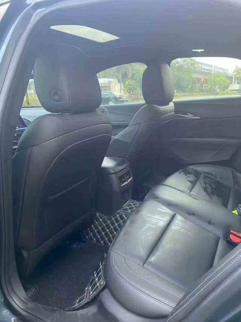 莆田20年凯迪拉克CT44