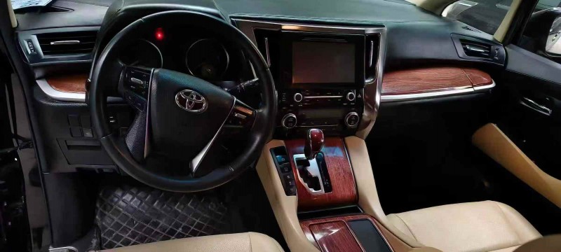 郑州21年丰田埃尔法4