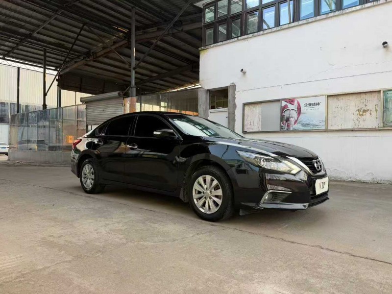 徐州18年日产天籁3