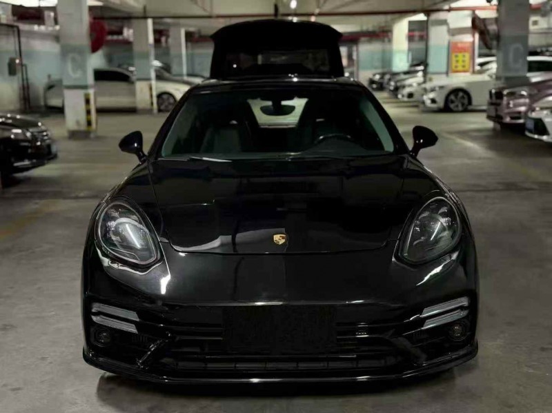 莆田15年保时捷帕拉梅拉1