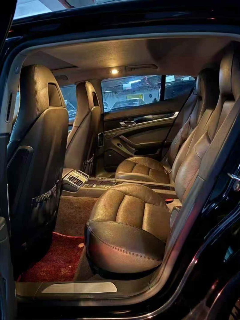 莆田15年保时捷帕拉梅拉6