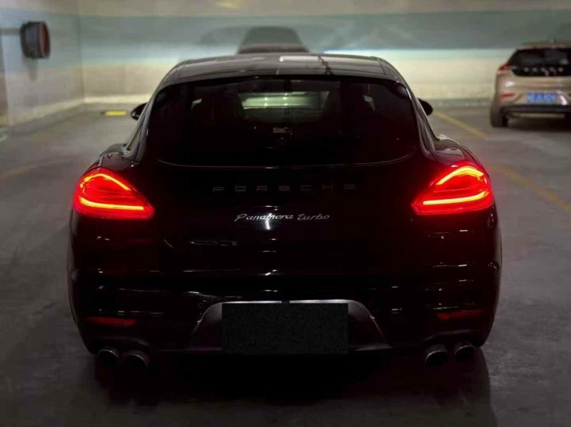 莆田15年保时捷帕拉梅拉9