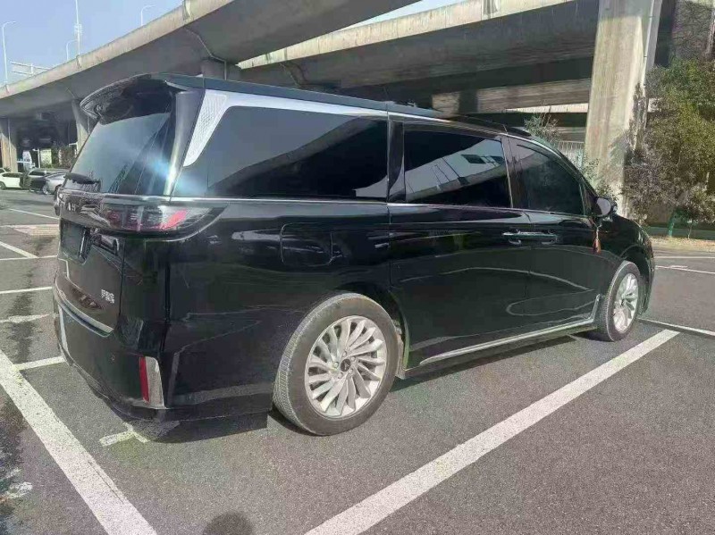 常州23年岚图汽车梦想家8