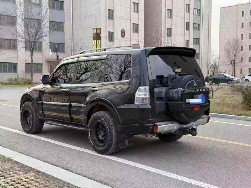 枣庄13年三菱帕杰罗8